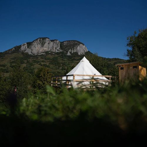 Glamping Hodinarium Buceș-Vulcan – Buceș-Vulcan, România