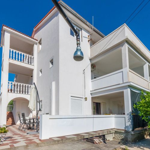 Apartments Mande Banjol