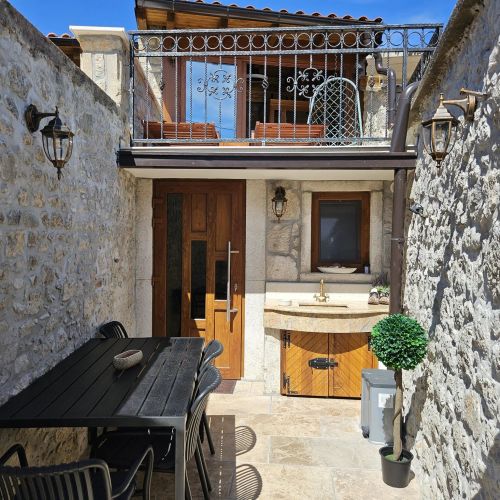 Holiday Home Villa Lara Grižane – Grižane, Croația