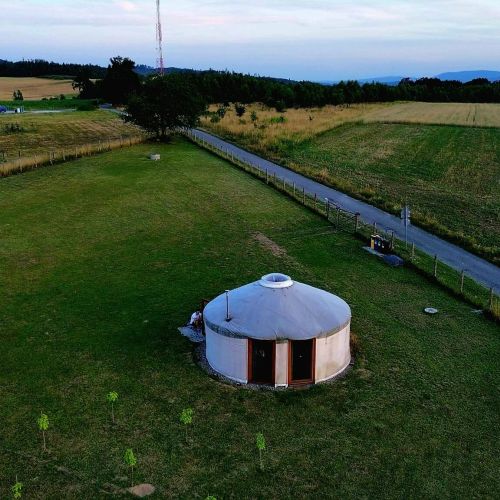 Jurta w Dębowinie - glamping wśród gór i lasów, grill i rowery