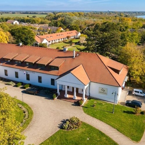 Sarlóspuszta Club Hotel Tatárszentgyörgy – Tatárszentgyörgy, Ungaria