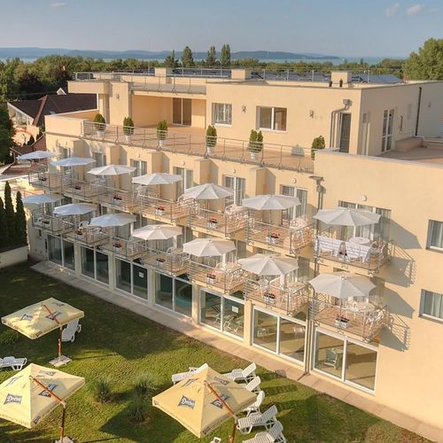Két Korona Konferencia és Wellness Hotel Balatonszárszó
