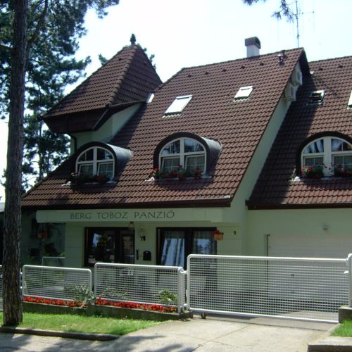 Berg Toboz Panzió Pécs – Pécs, Ungaria