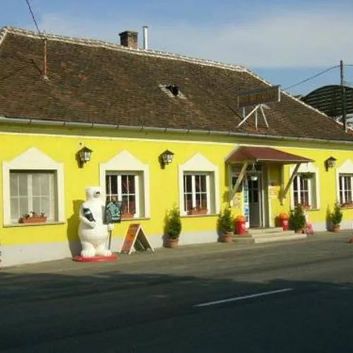 Cafe Rick Kávéház és Panzió Nádasd