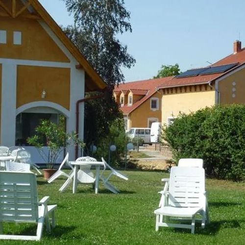 Áldos Wellness Panzió Farád – Farád, Ungaria