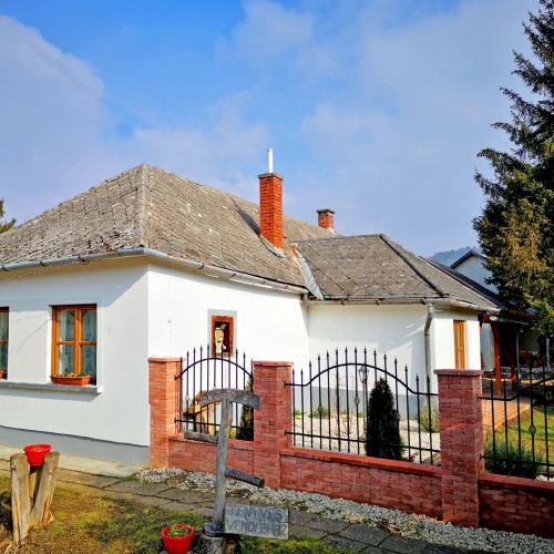 Fenyves Vendégház és Apartman Bakonybél – Bakonybél, Ungaria