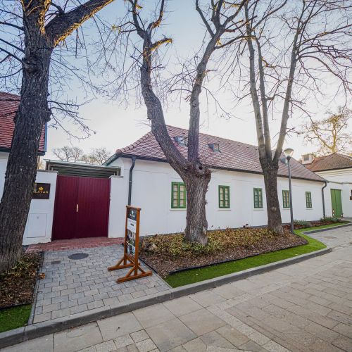 Platán Udvarház - Platán Tata – Tata, Maďarsko