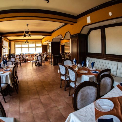 Hotel Trei Brazi Băile Olănești – Băile Olăneşti, România
