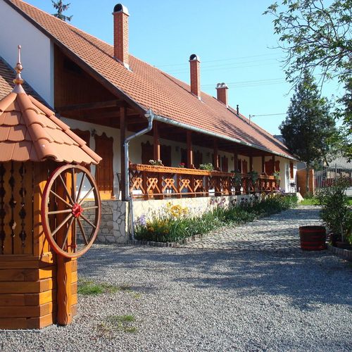 Ócsárdi Tópanzió Ócsárd