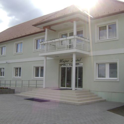 Major Hotel és Apartmanház Szécsény – Szécsény, Ungaria