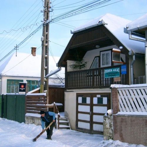 Pensiunea Fehér Akác Lăzărești – Lăzărești, România