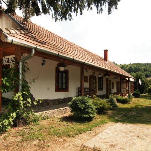 Cserhát Vendégház Felsőtold – Felsőtold, Ungaria