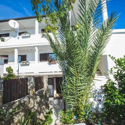Apartmani Jug Lopar