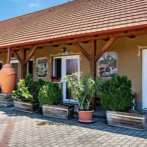 Vadvirág Panzió Tatabánya