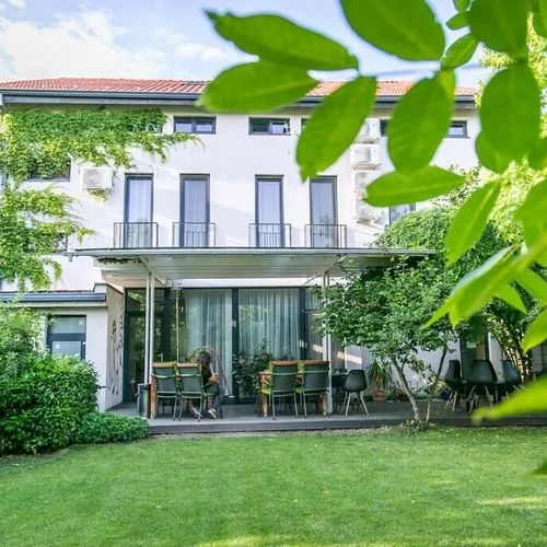 Pensiunea May Residence Dumbrăvița