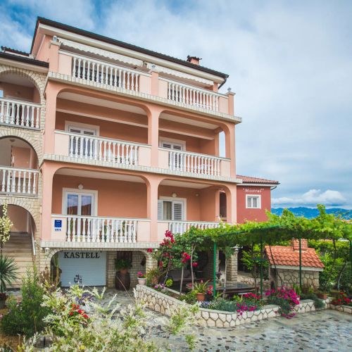 Apartments Kastell Lopar