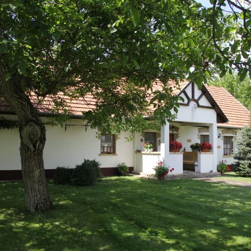 Cinege Vendégház Bugac