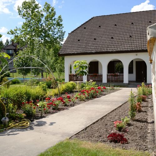 Família Tanya Rendezvényház és Panzió Szatymaz