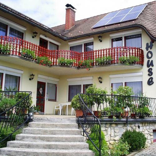 House Black Hévíz