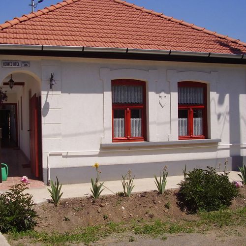 Hollókői Vendégház Abaújszántó