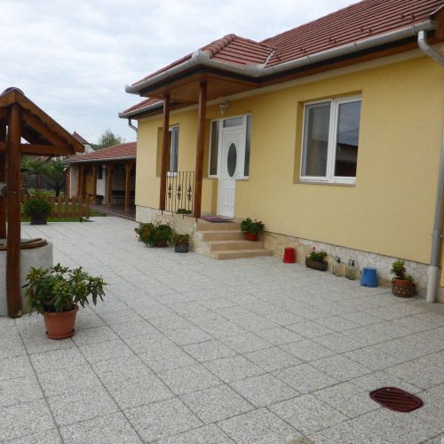 Napfény Apartman és Vendégház Egerszalók – Egerszalók, Węgry