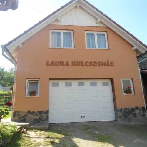 Vila Laura Bisericani