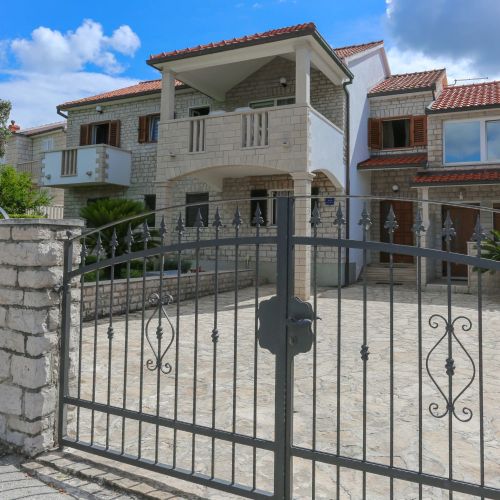 Apartment Lucija Supetar