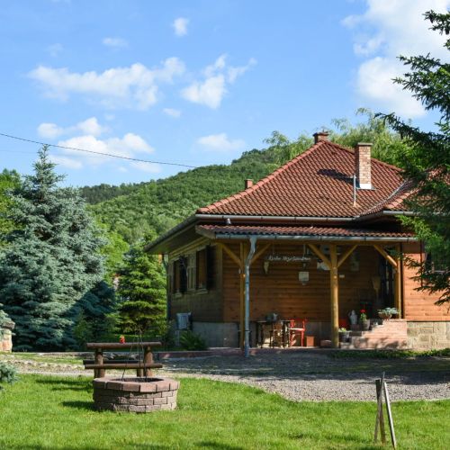 Halháza Vendégház Sirok