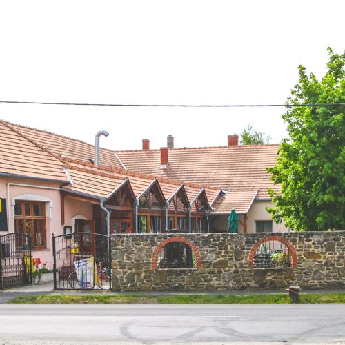 Borostyánkert Étterem és Vendégház Sitke