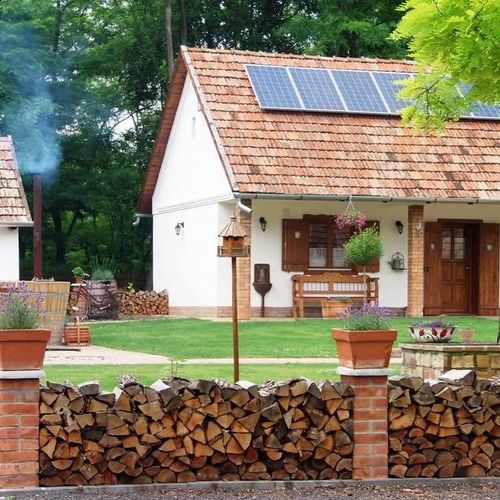 Inczédi Tanya Ladánybene