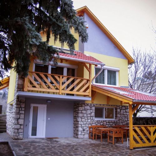 Liliana Apartman és Csónakház Badacsony