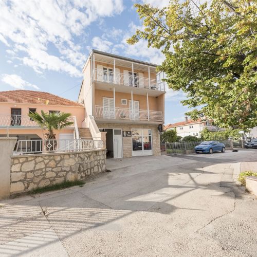 Apartments Marinko Tribunj