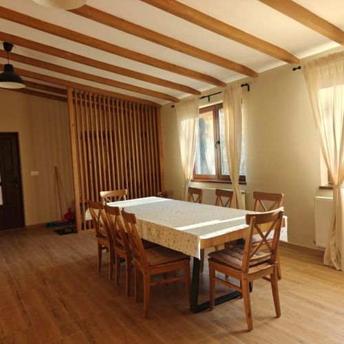 Casa la Cheie Gyulak Izvoare – Izvoare, România