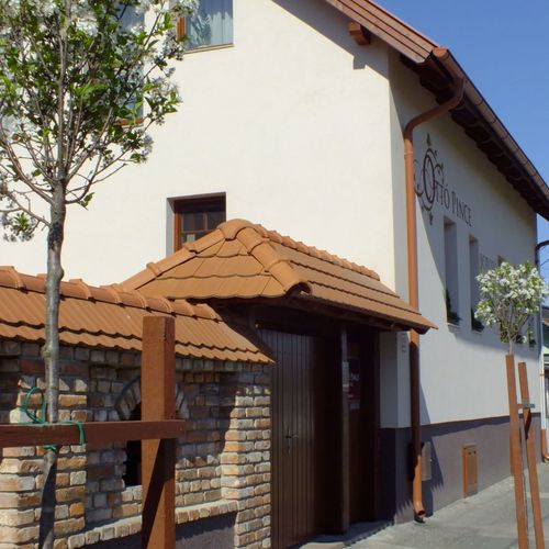 Ottó Pince Borozó és Panzió Sopron