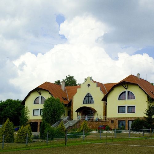 Békesség Szigete Tábor Diákszálló Súr