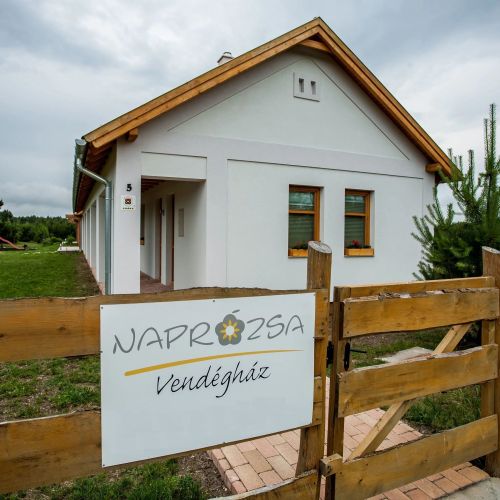 Naprózsa Vendégház Fenyőfő