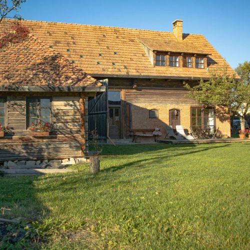 Casa de oaspeți Csűr Delnița