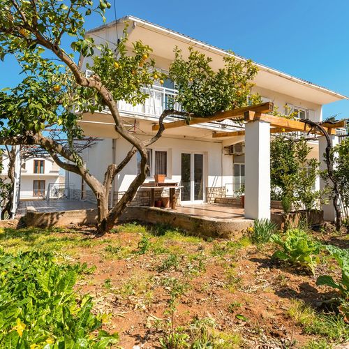 Apartmanok Parkolóhellyel Jelsa, Hvar - 13513 Jelsa