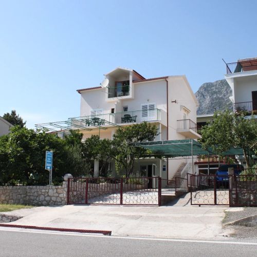 Apartments And Rooms With Parking Space Gradac, Makarska - 6819 Gradac