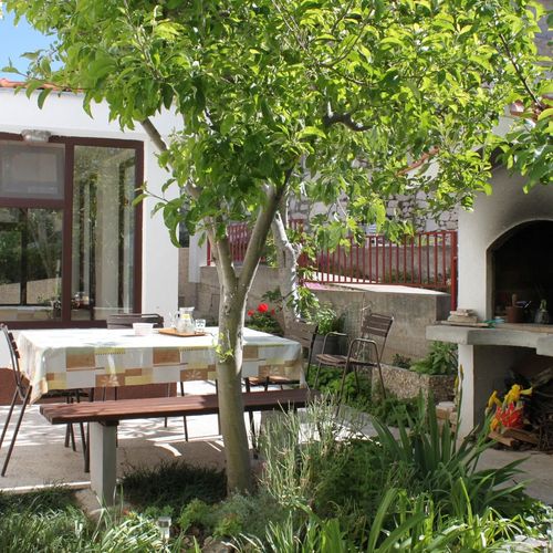 Apartmanok Parkolóhellyel Vodice - 7604