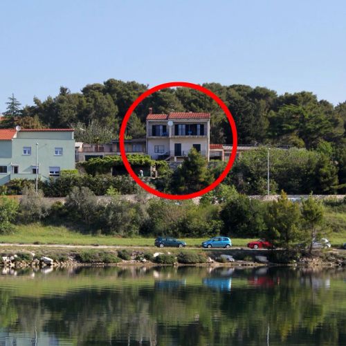 Apartments With Parking Space Pula - 7681