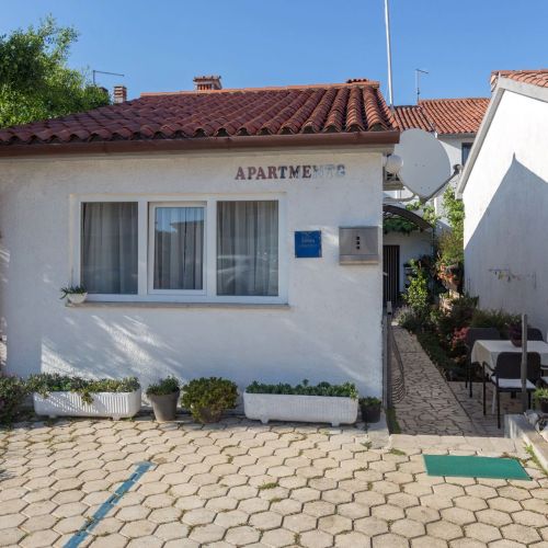 Apartments With Parking Space Poreč - 7154