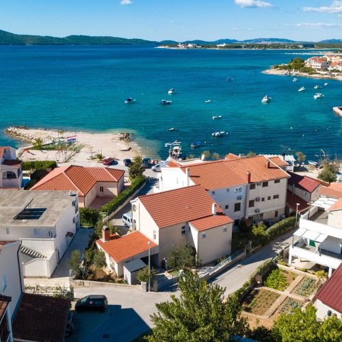 Apartments By The Sea Brodarica, Šibenik - 4221 Brodarica