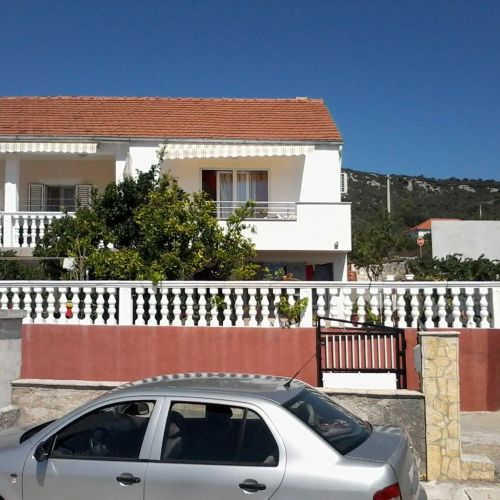 Apartments With Parking Space Vinišće, Trogir - 12248 Vinišće