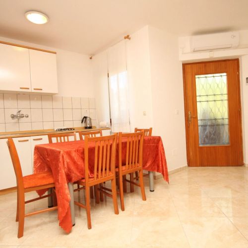 Apartments With Parking Space Fažana - 7153