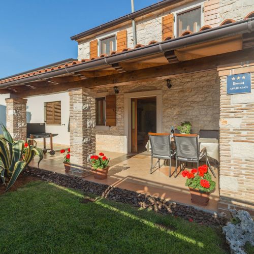 Apartments With Parking Space Tar, Poreč - 13245 Tar