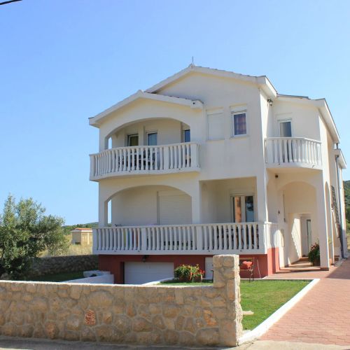 Apartments By The Sea Pašman - 8215