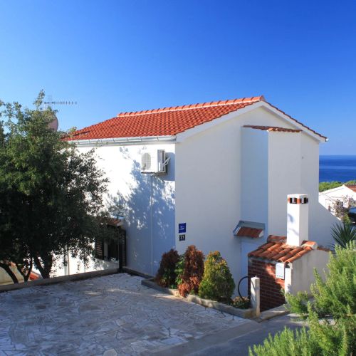 Apartments With Parking Space Rukavac, Vis - 8897 Rukavac