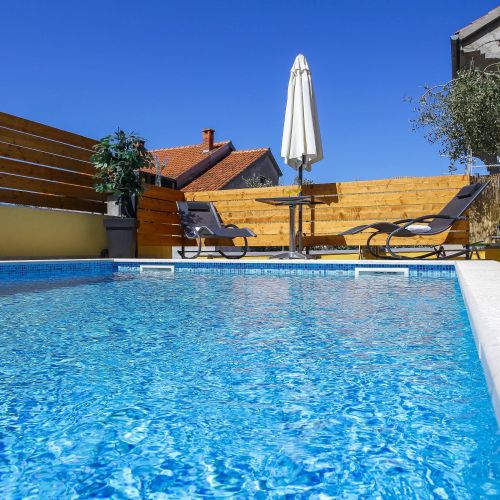 Apartments With Swimming Pool Zadar - 6128