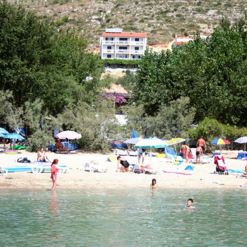 Apartments With Parking Space Duće, Omiš - 7532 Duće